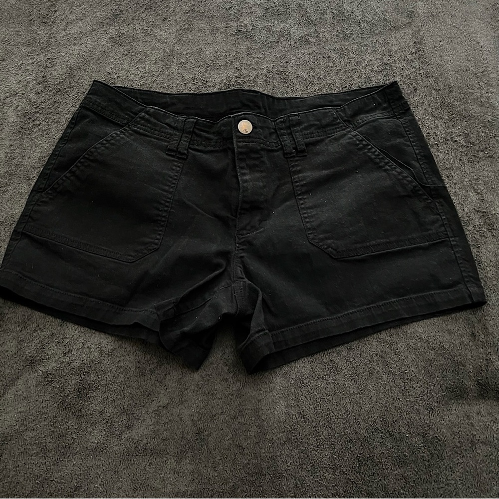Faded Glory Women’s Black Shorts, Size-16